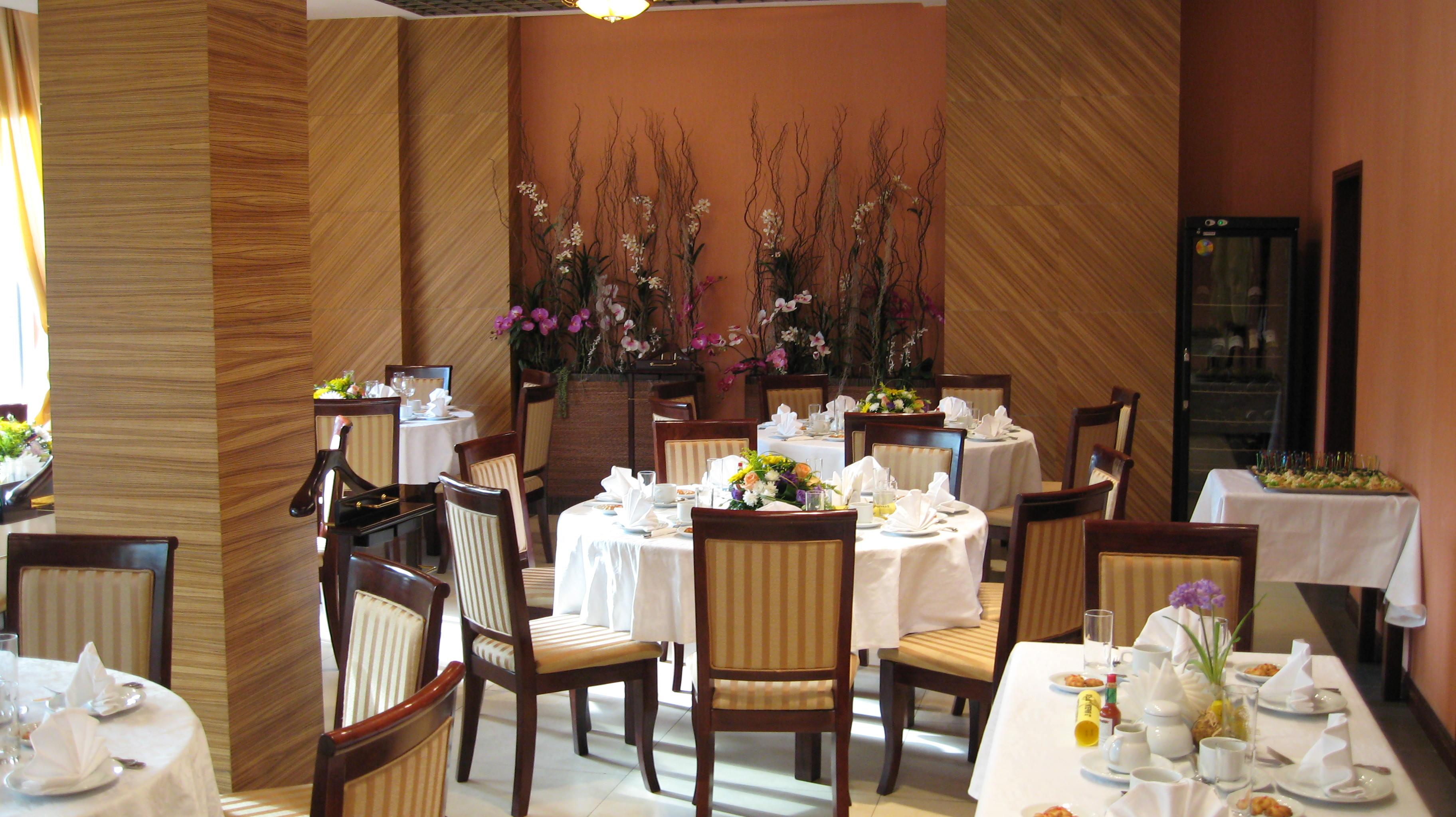 G Empire Hotel Astana Buitenkant foto