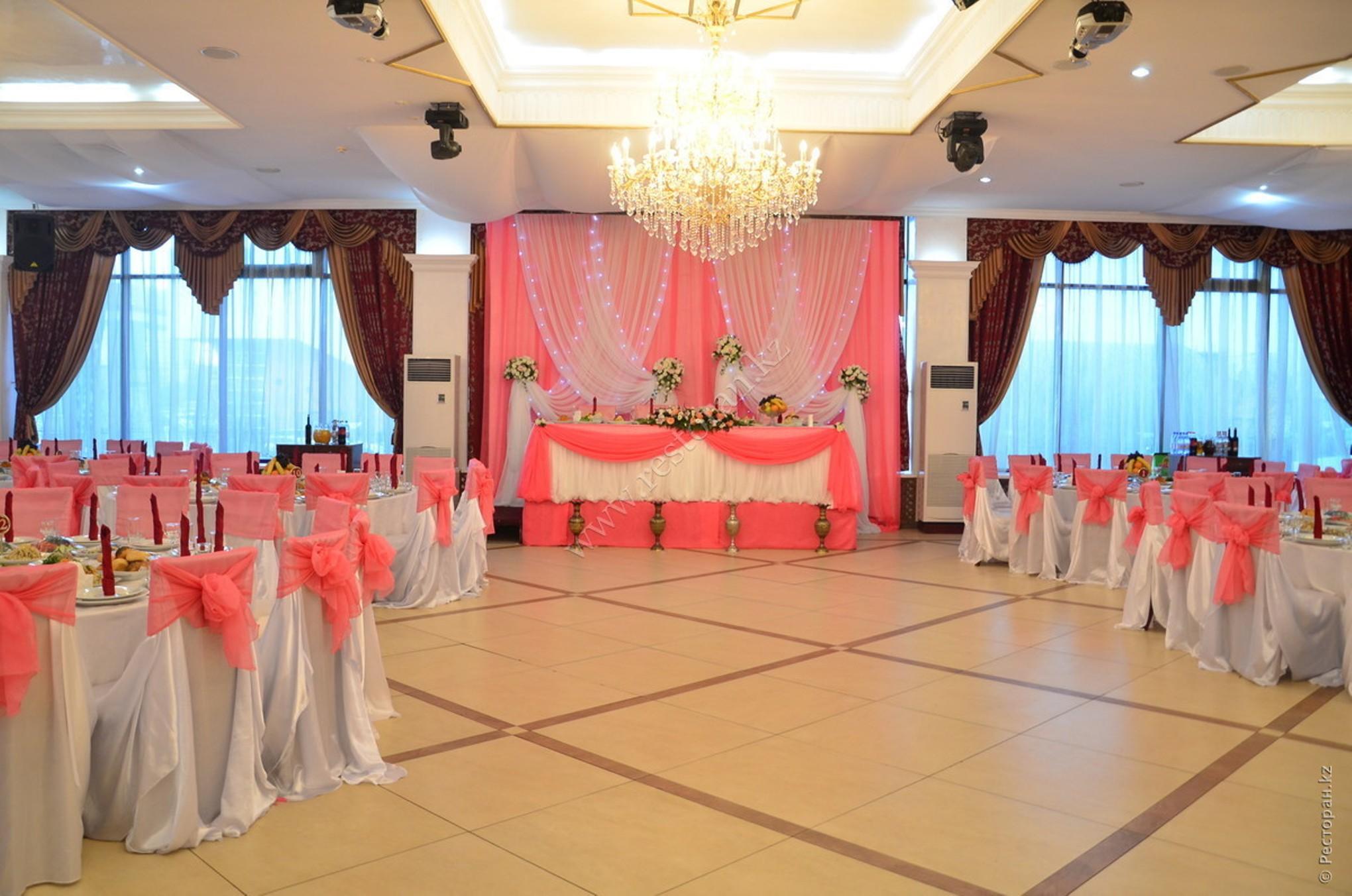 G Empire Hotel Astana Buitenkant foto