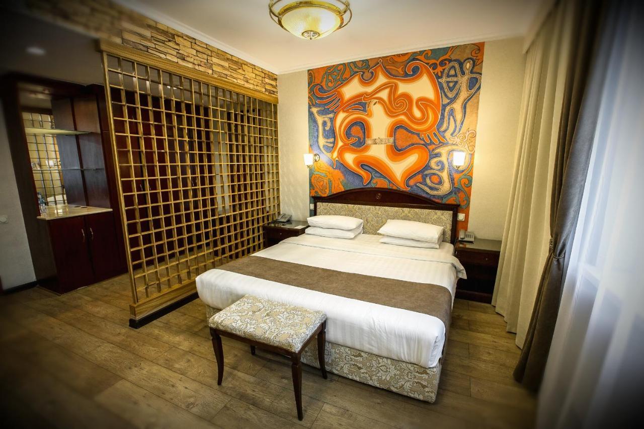 G Empire Hotel Astana Buitenkant foto